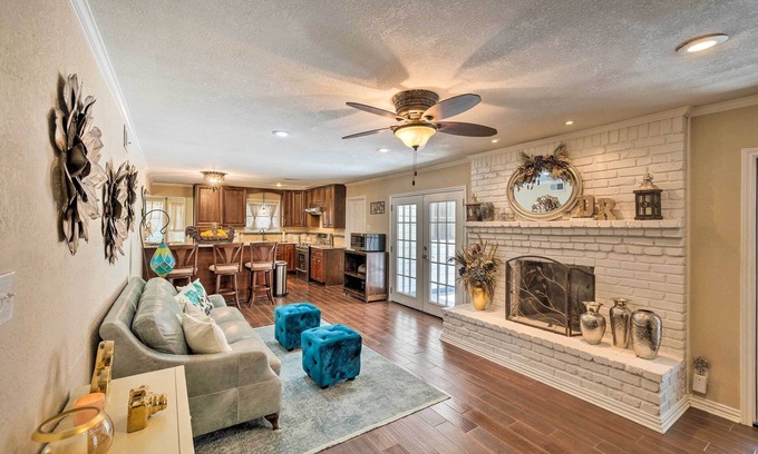 Meadowbrook House | Pet-Friendly Home ~ 6 Mi to Downtown Fort Worth!