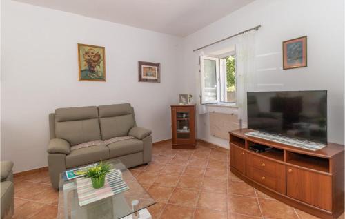 Povile House | Pet Friendly Home In Novi Vinodolski