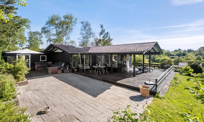 Holloselund House | Pet friendly home in Vejby with WiFi
