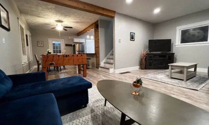 Old Brooklyn House | *Pet Friendly home, near Zoo*
