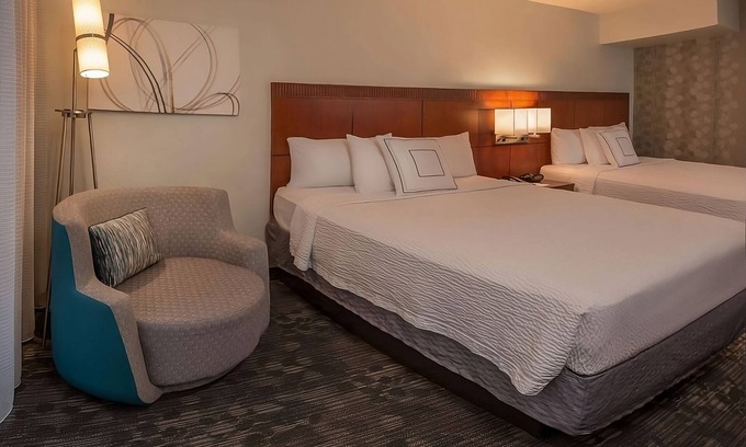 Rosslyn Apartment | Pet-friendly Hotel! FOUR Relaxing Units, Self Parking!