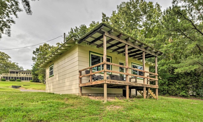 Buchanan Cabin | Pet-Friendly Kentucky Lake Cabin w/ Lake View