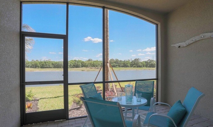 Lakewood Ranch Condo | Pet-friendly lakefront condo at Lakewood National Golf Club - Day Dreamer
