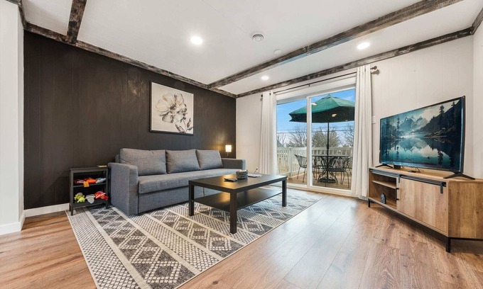 Lake Geneva House | Pet-Friendly Lake Geneva Home with Game Room