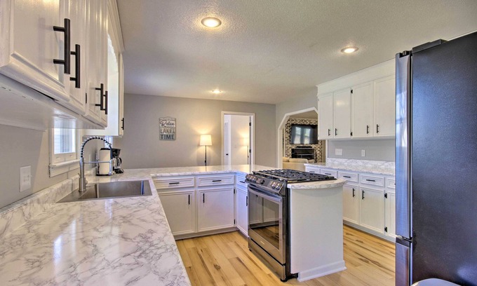 Waterloo House | Pet-Friendly Lakefront Retreat w/ Deck & Dock