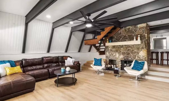 Granbury House | Pet-Friendly Lakehouse w/Gameroom & Kayaks