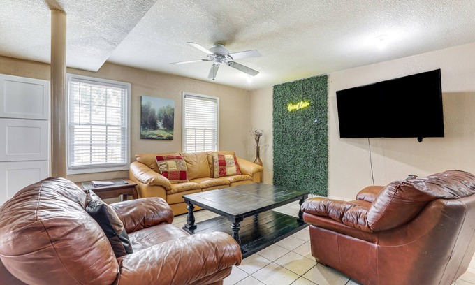 Lilburn Apartment | Pet-Friendly Lilburn Duplex w/Patio & Grills!
