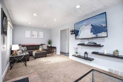 Canyon Rim House | Pet Friendly Millcreek Home Close to Downtown/Mtns