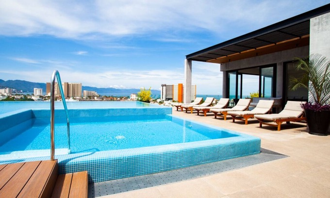 Diaz Ordaz Condo | Pet Friendly New Condo In Versalles that Sleeps 4 with Rooftop Pool