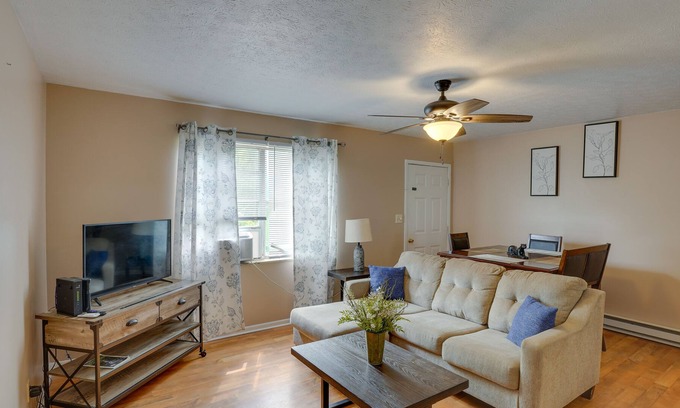 Summerlee House | Pet-Friendly Oak Hill Vacation Rental!