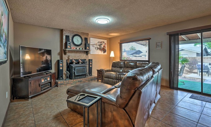 Estrella House | Pet-Friendly Phoenix Home w/ Furnished Patio!