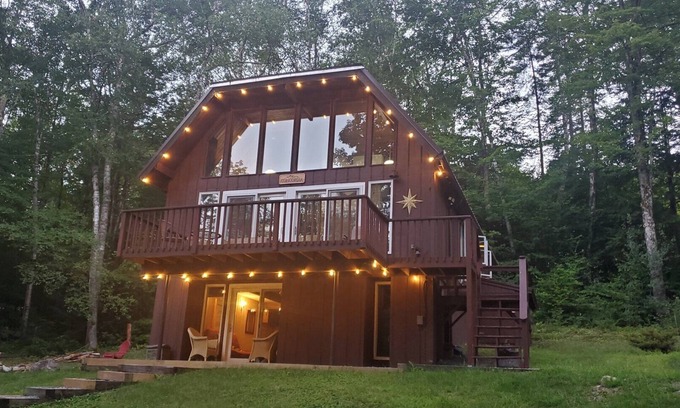 Campton House | Pet-Friendly Private Vacation Home in the White Mountains (SH70C)