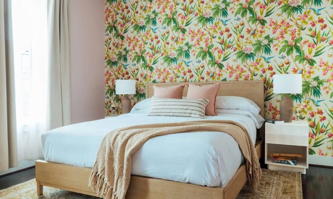 Five Points South Hotel | Pet-Friendly Queen Room at The Painted Lady! Free Parking, Near Vulcan Park!