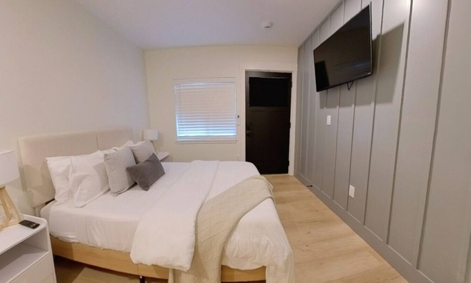 Coeur d'Alene Apartment | Pet Friendly Studio Next To Food Pavilion