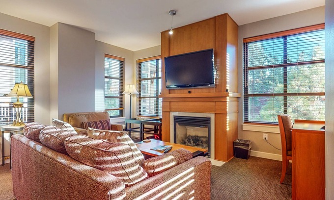 Mammoth Lakes Condo | Pet-Friendly Suite in Luxury Hotel. Across The Village, EV Charging Station