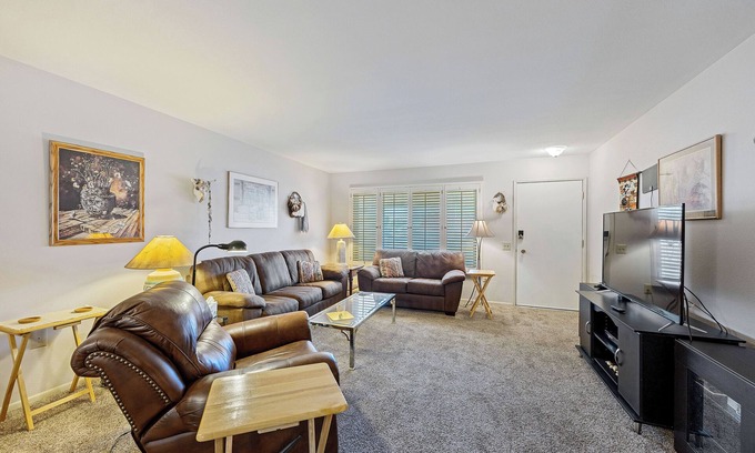 Sun City House | Pet-Friendly Sun City Retreat Near Golf & Shops