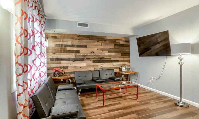 Highspire House | Pet Friendly Townhouse
