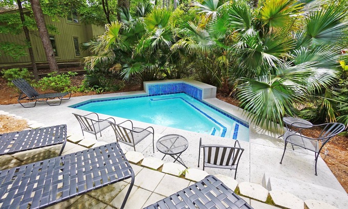 Sea Pines House | PET FRIENDLY Sea Pines home! Private pool, Sleeps 10!