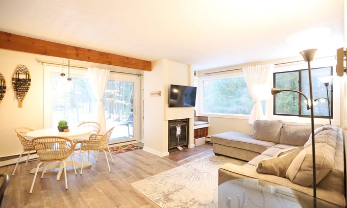 Waterville Valley Condo | Pet Friendly Waterville Valley Condo close to Town Square! (SB5V)