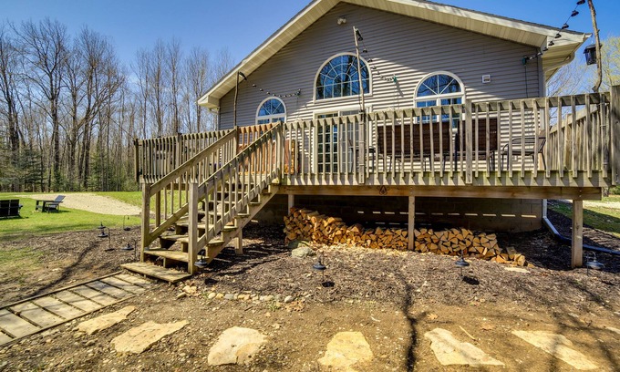 Brazeau Cabin | Pet-Friendly Wisconsin Cabin w/ Kayaks - Near Lake