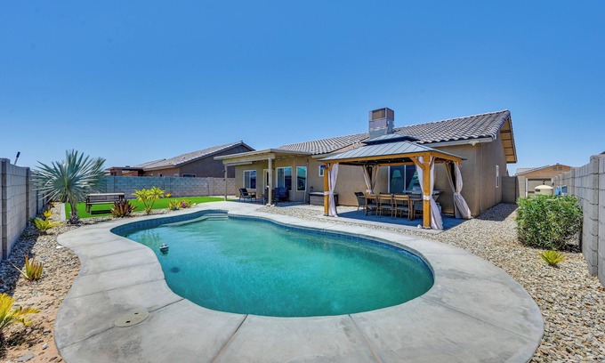 Yuma House | Pet-Friendly Yuma Home w/Private Yard & Pool!