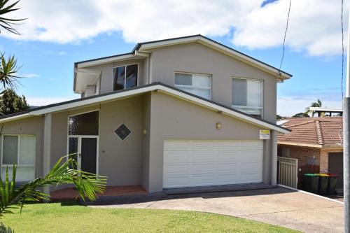South West Rocks House | Pete's Place - Bring your own linen.
