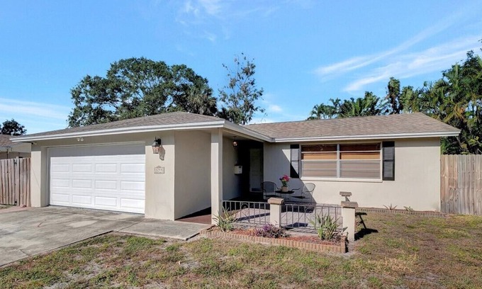 Pinellas Point House | Petes Getaway-Private pool near Beaches/Pier/Shops