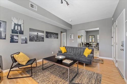 Meridian-Kessler Apartment | PetFriendly 2BR Convenient to Stadium&Downtown - ctd
