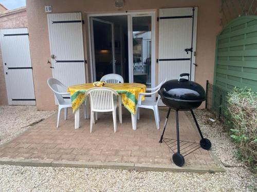 Vendres House | Petit pavillon 4 personnes dans résidence avec piscine