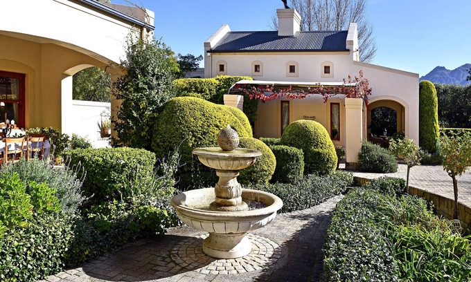 Franschhoek House | Petit Plaisir is a Romantic Self-catering Cottage on the Side of the Village no1