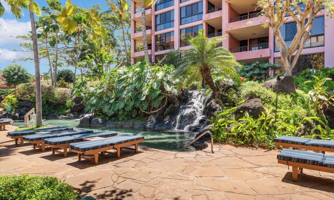 Kahana Hotel | Petite Retreat at Kahana Falls