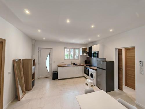 Golfe Juan Villa | Petite villa climatisée Jardin
