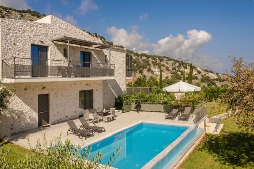 Eleios-Pronnoi Villa | Petradi Villas Skala