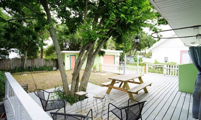 Smith's Memento House | PETS OK! Beach Paradise! Walk to Ocean Center & Beach