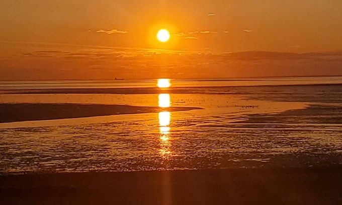 Heacham Ski Chalet | Pets Stay Free 2 Bedroom Caravan at Heacham Beach