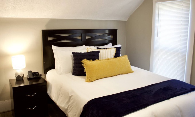 Highland Square House | Pets Welcome, Comfortable and Centrally Located