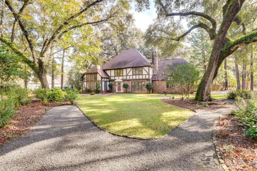 Summerville House | Pets Welcome, Golf Course View Legend Oaks Home!