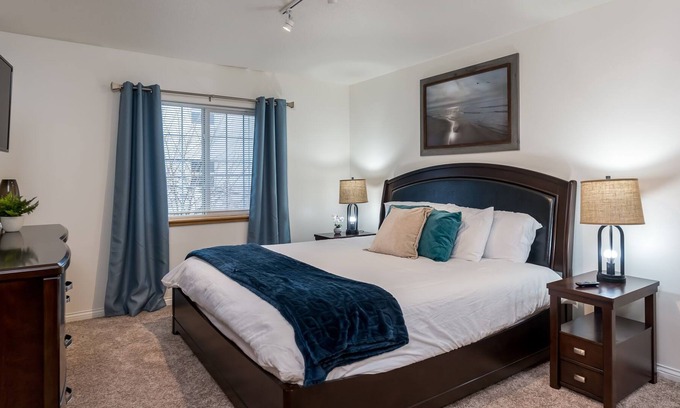 Whittier Apartment | Pets Welcome🐶King Bed🐶Fast WiFi🐶Keurig+Coffee🐶W/D