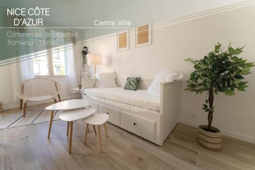 Le Piol Apartment | PF1 Studio terrasse, Centre, Proche Tramway