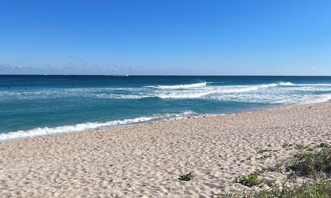 Hunt Club Cottage | PGAVacay! A Golfer's Dream and R&R Paradise tucked away in PGA National!