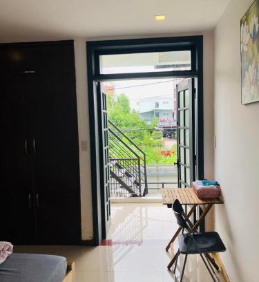Hue Hotel | Phòng một giường, có ban công, chổ đậu xe ô tô - Kenpia Homestay