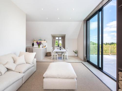 Broadway House | Pheasants Nest