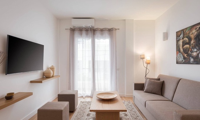 Koukaki Villa | Phenomenal Athens Apartment | 1 Bedroom | Apartment Amateru | Enchanting.