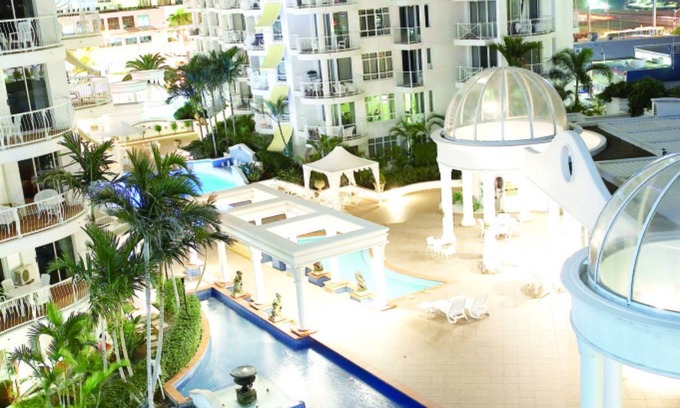 Broadbeach Apartment | Phoenician Resort