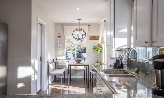 Arcadia Lite House | Phoenix Arcadia Turney 4 Bedroom Home by RedAwning
