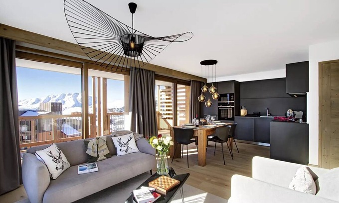 Bergers Apartment | Phoenix B Residence - Very bright apartment