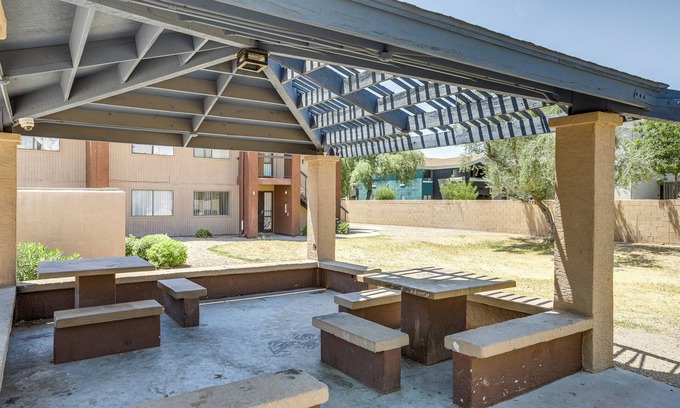 Maryvale Condo | Phoenix Home w/ Pool Access, 8 Mi to Downtown