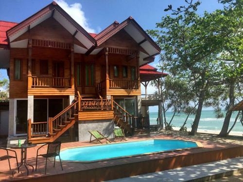 Khanom House | Phuphat Beach Resort