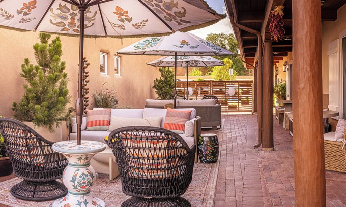 Downtown Santa Fe Hotel | Piñon Court By La Fonda