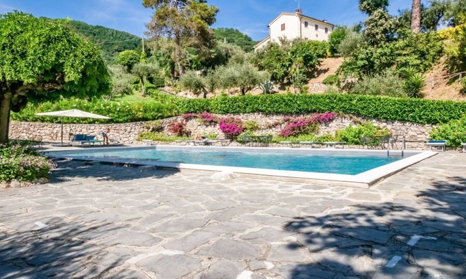 Pugliola Apartment | Piana di Solaro Modern Flatx4 & Swimming Pool